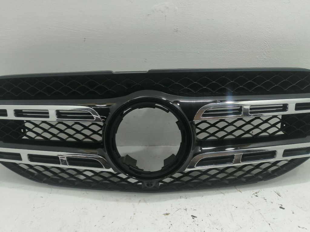 Решетка радиатора Mercedes