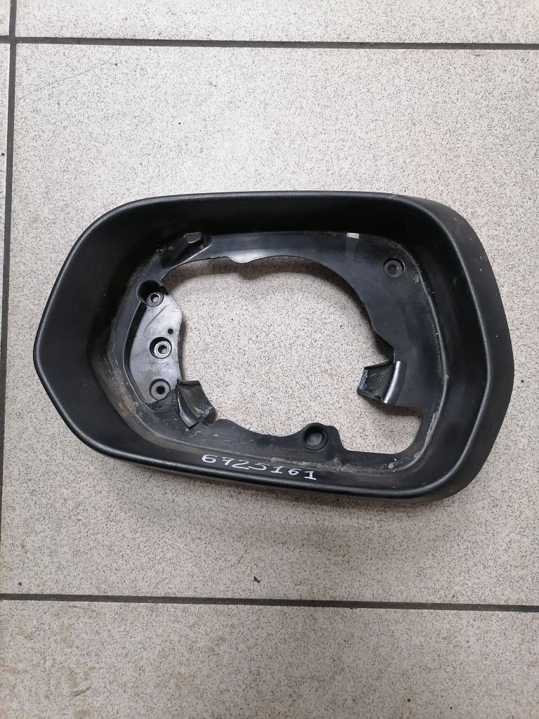 Накладка зеркала правого Geely