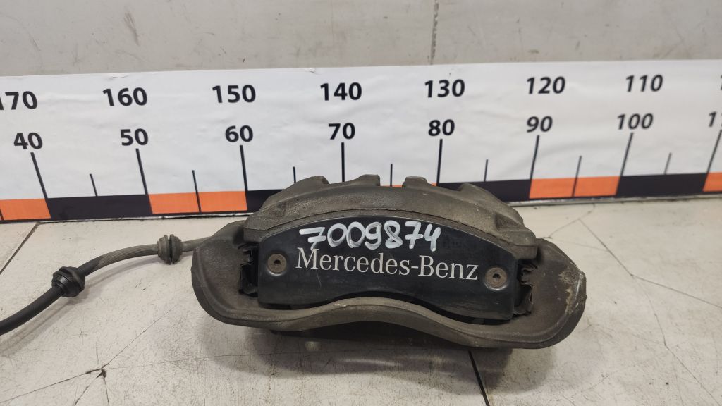 Суппорт передний левый Mercedes