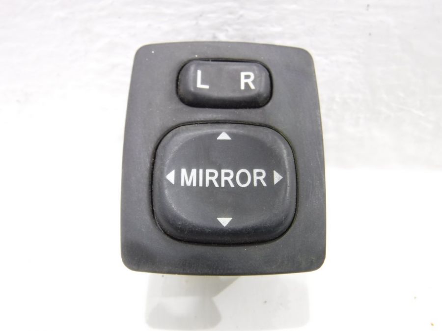 Кнопка регулировки зеркала 