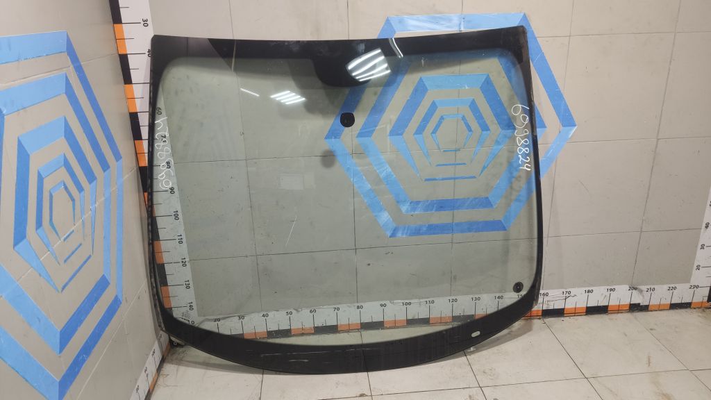 Лобовое стекло 