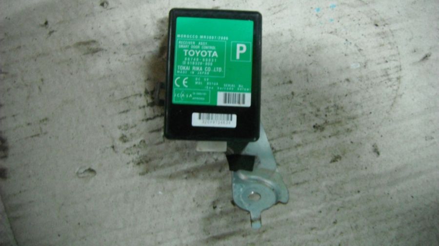 Блок управления дверью Toyota