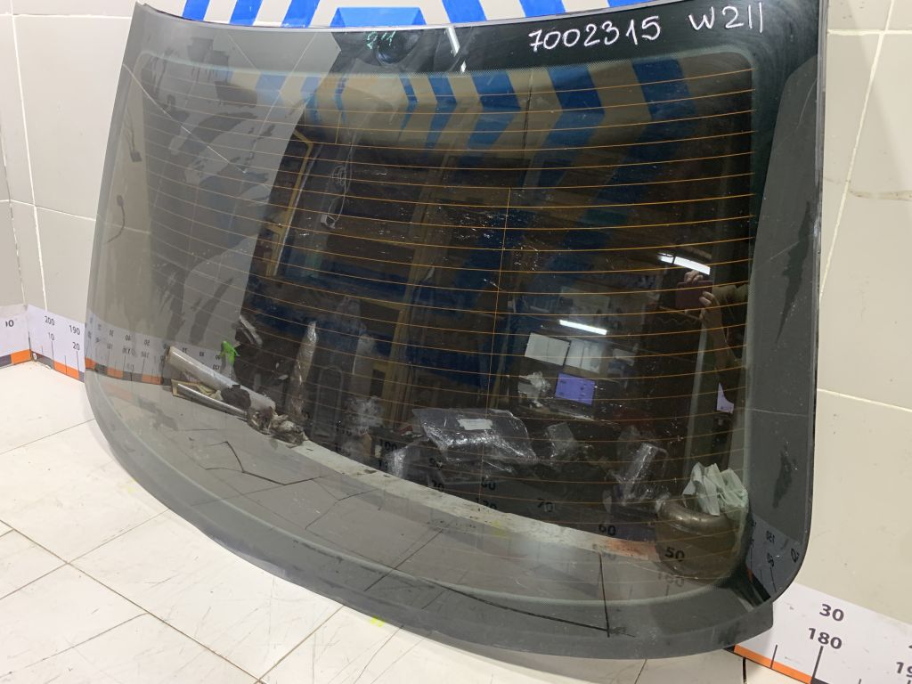 Стекло заднее Mercedes