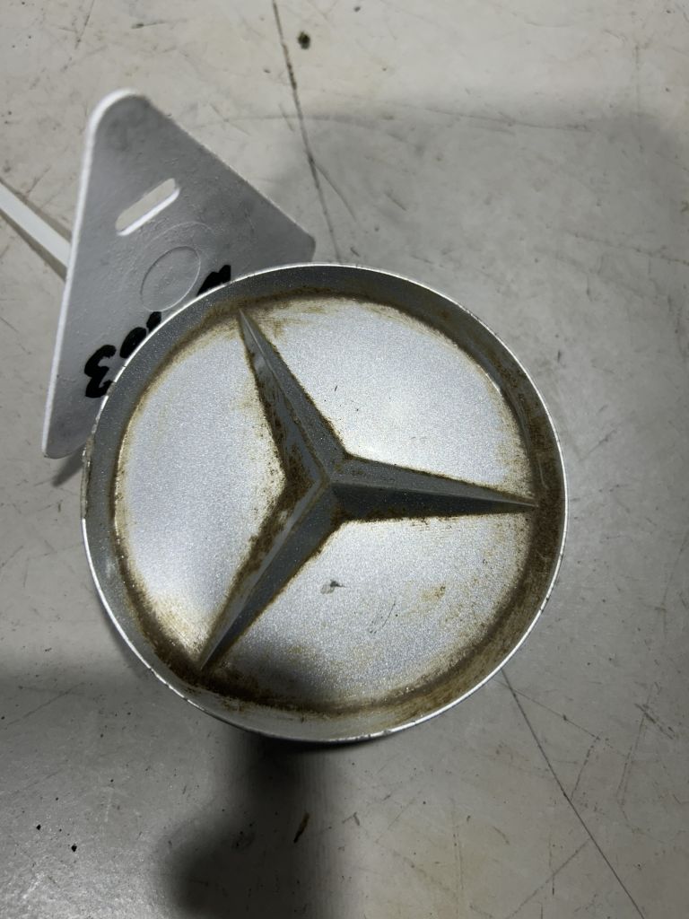 Колпачок литого диска Mercedes