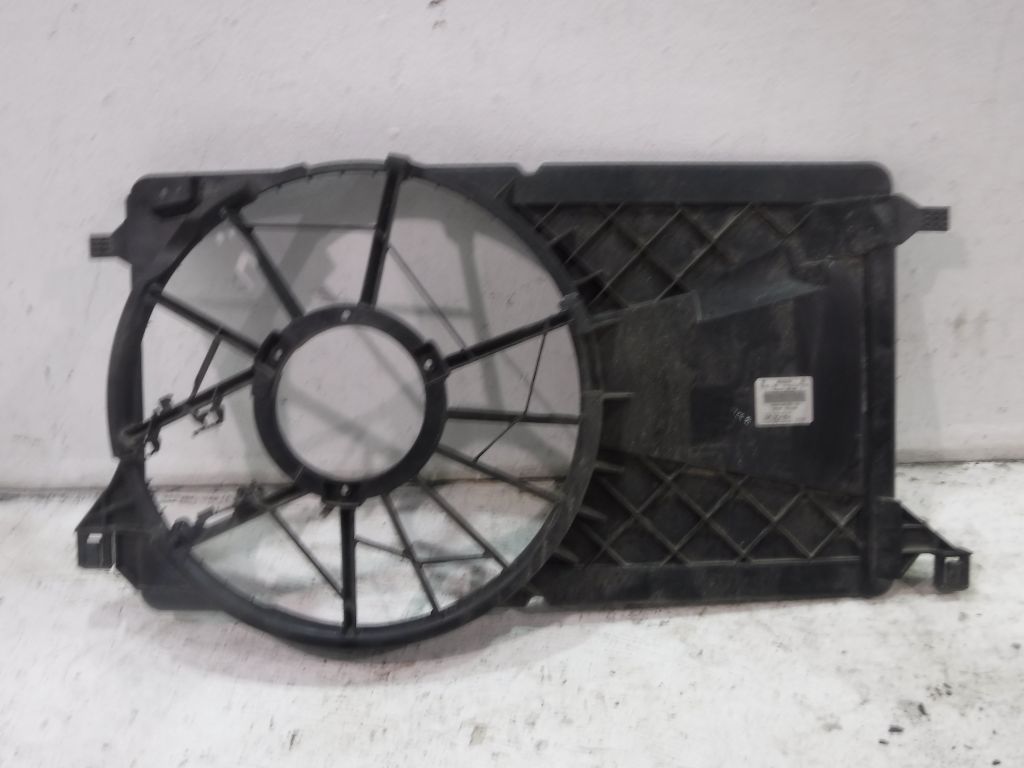 Диффузор вентилятора Mazda