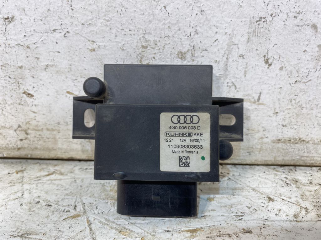 Блок управления топливным насосом Audi