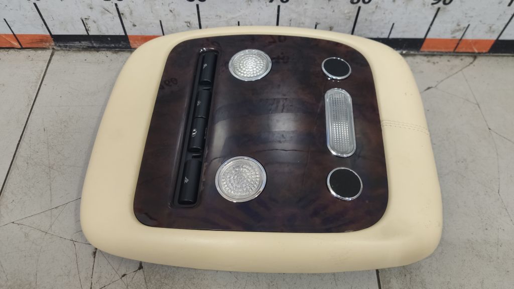 Плафон салонный Bentley