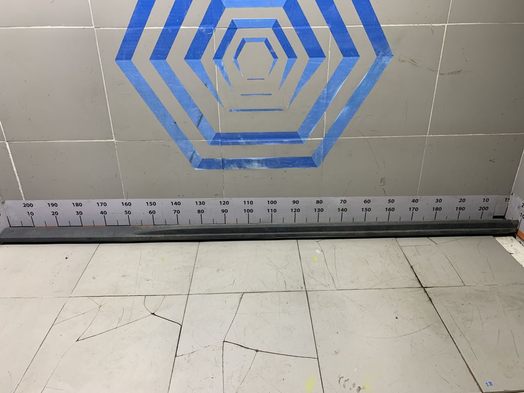 Накладка на левый порог 