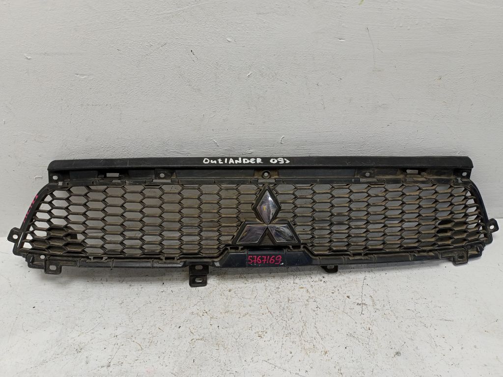 Решетка радиатора Mitsubishi