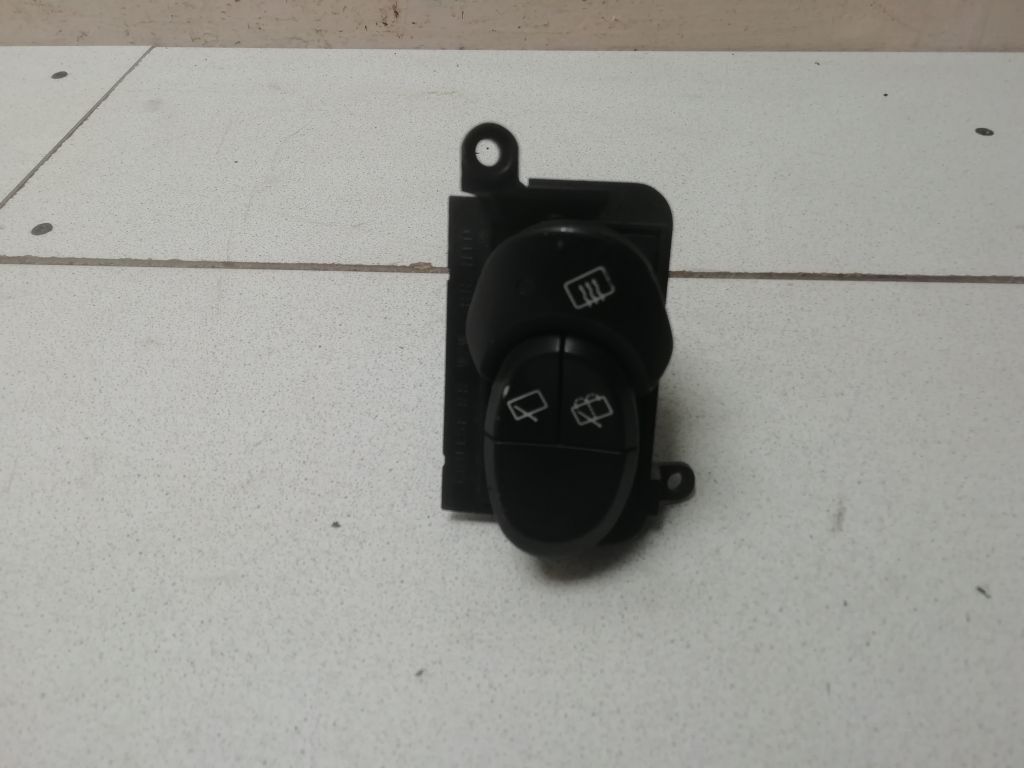 Кнопка обогрева заднего стекла Hyundai