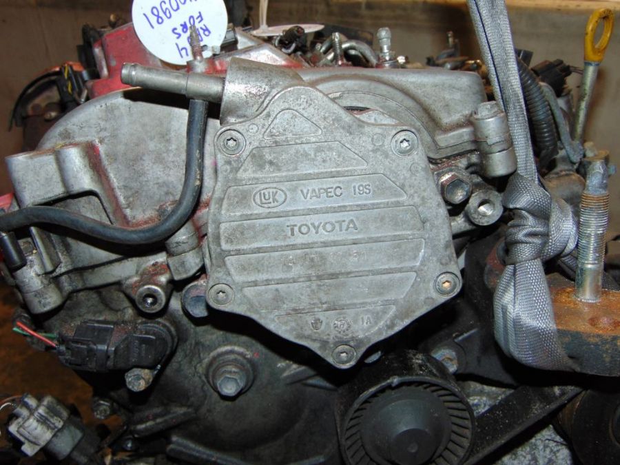 Вакуумный насос двигателя Toyota