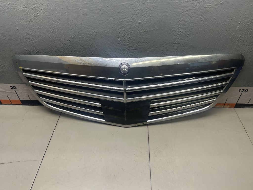 Решетка радиатора Mercedes