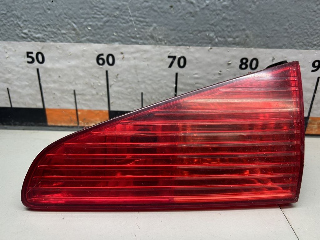 Фонарь задний правый внутренний Peugeot