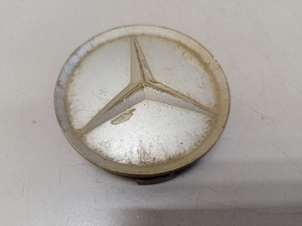 Колпачок литого диска Mercedes