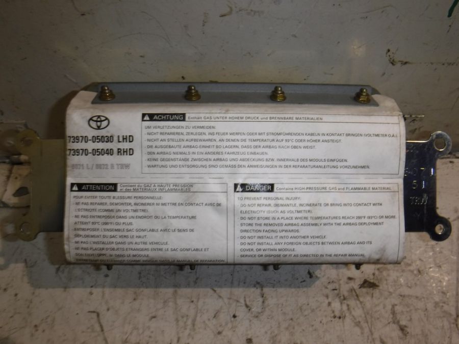 Подушка безопасности в торпеду Toyota