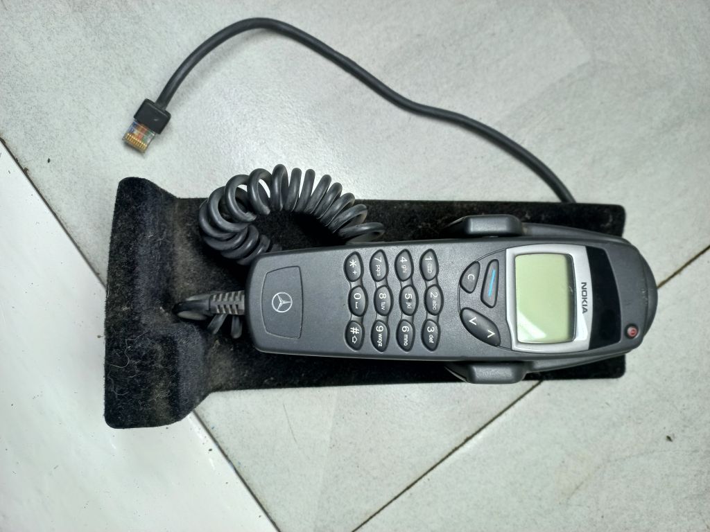 Телефон Mercedes