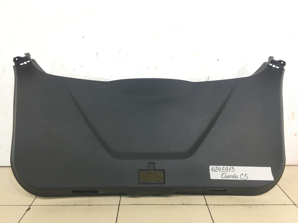 Обшивка (дверная карта) двери багажника 