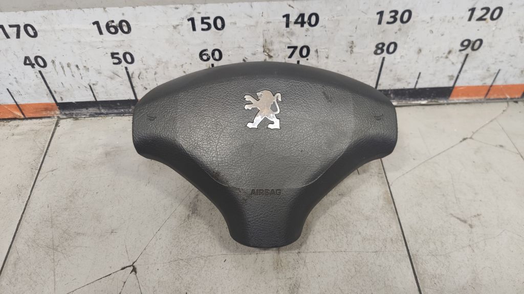 Подушка безопасности в руль Peugeot