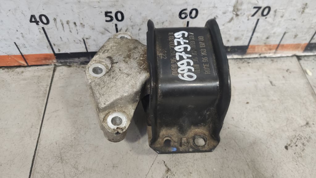 Опора двигателя Peugeot