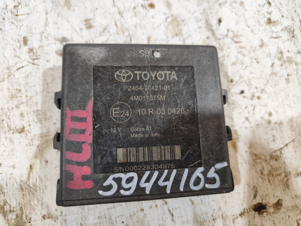 Блок управления парктрониками Toyota