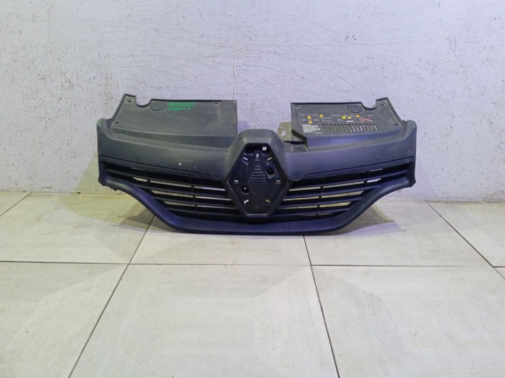 Решетка радиатора Renault