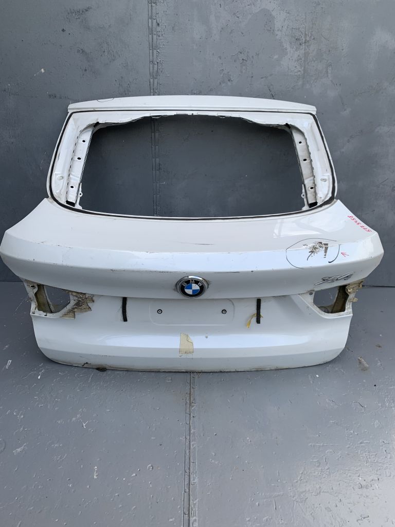 Дверь багажника BMW