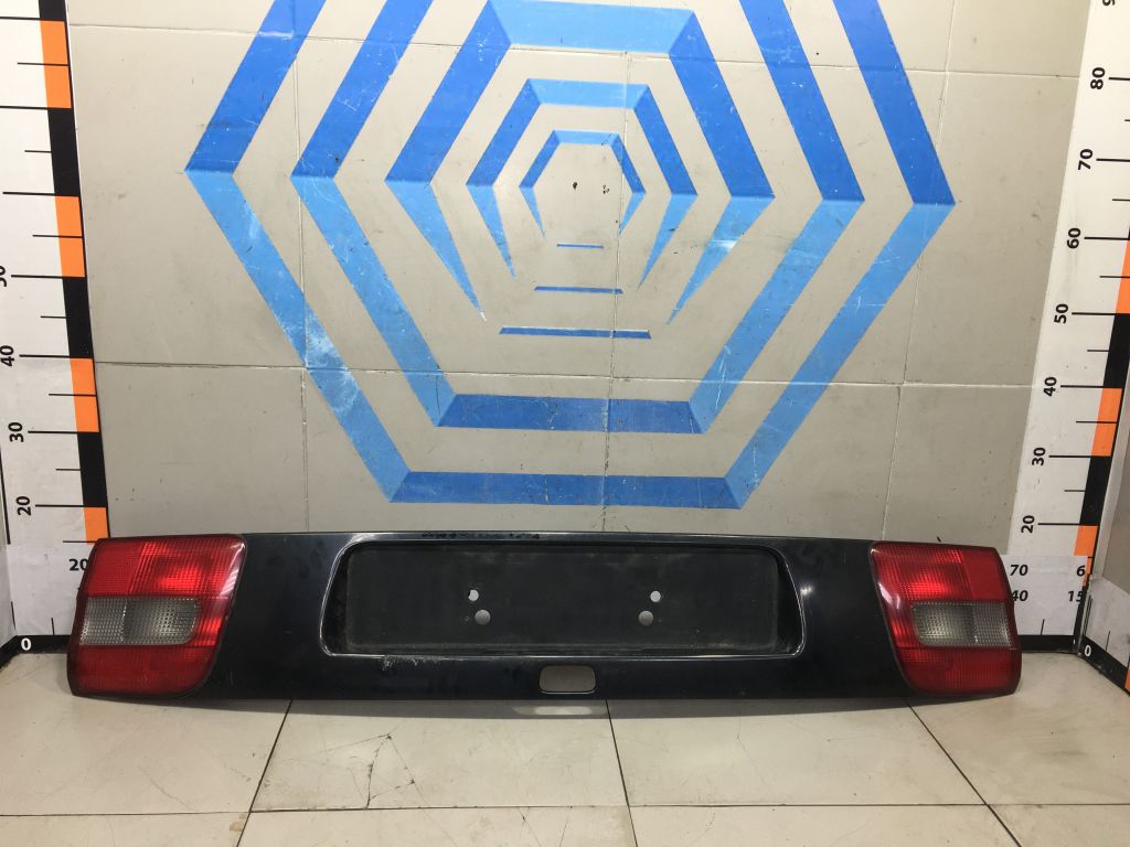 Накладка двери багажника 