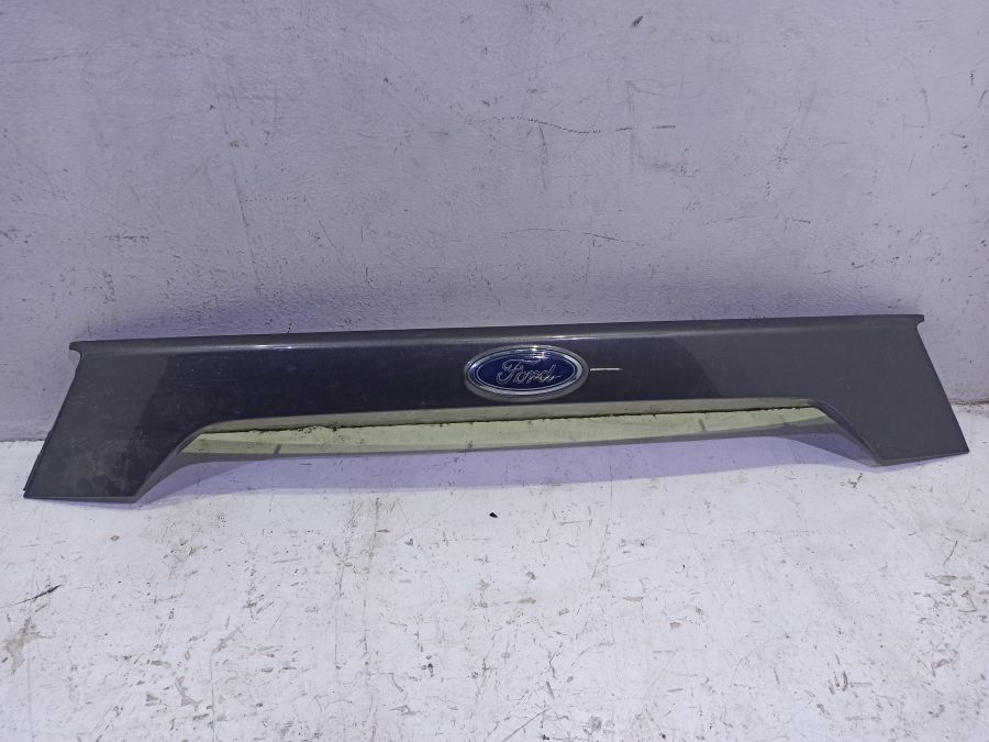 Накладка двери багажника Ford