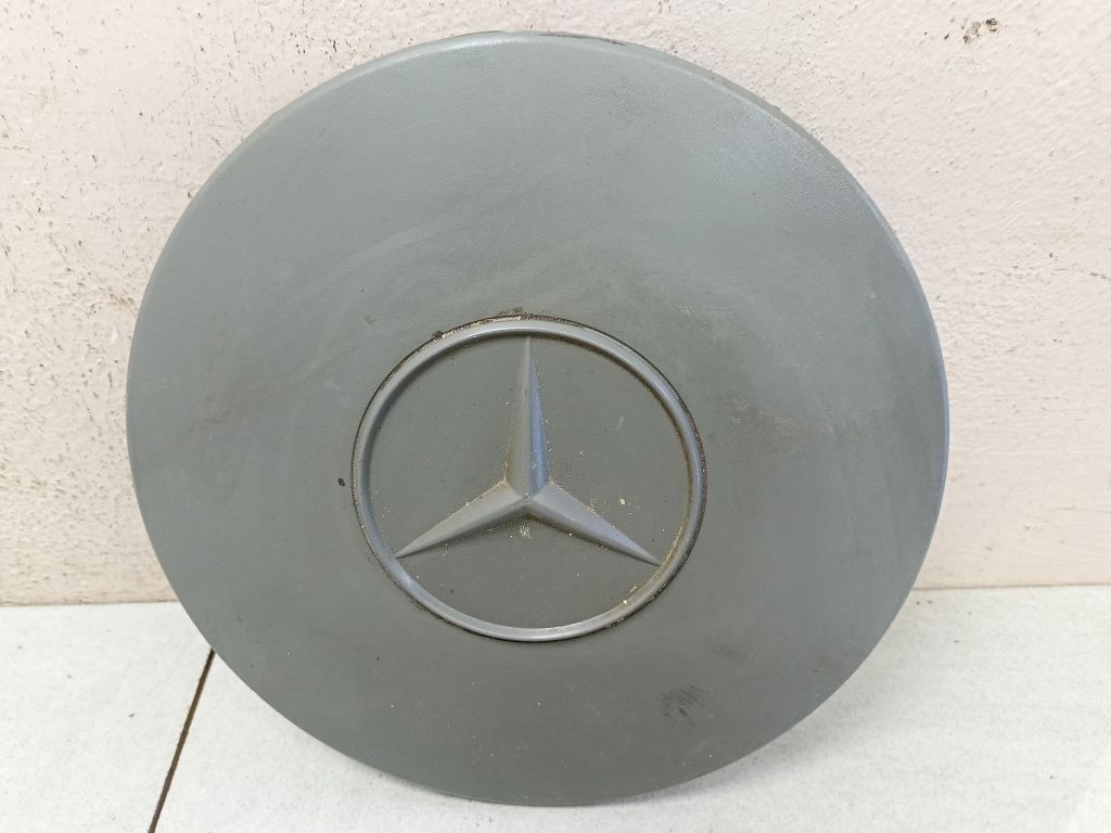 Колпак стального диска Mercedes