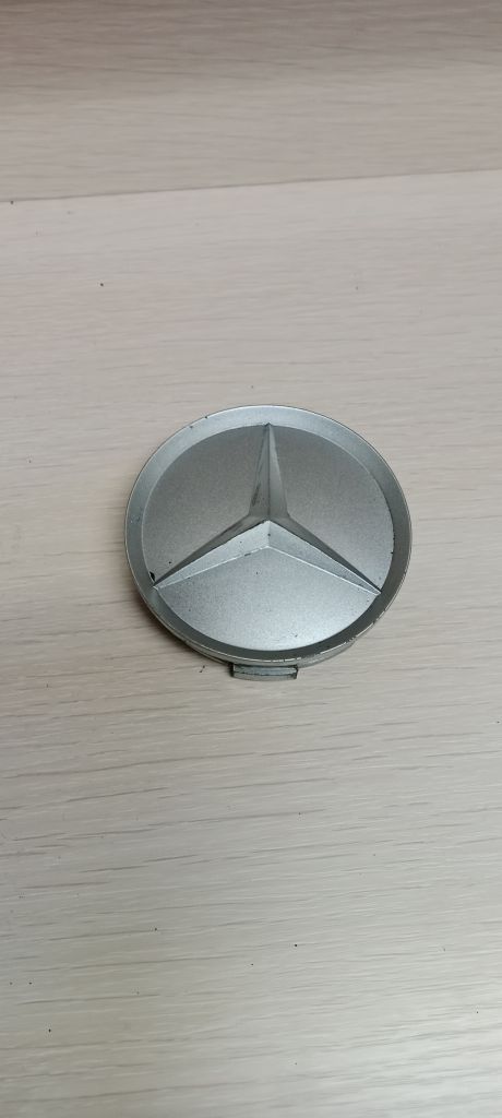 Колпачок литого диска Mercedes