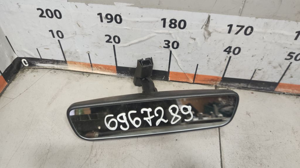 Зеркало заднего вида 