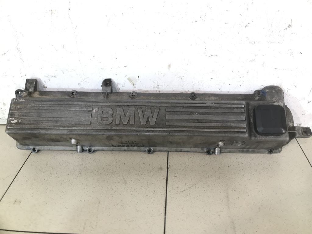 Крышка клапанная BMW