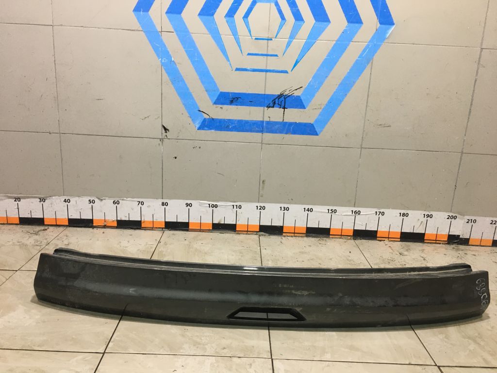 Накладка двери багажника 