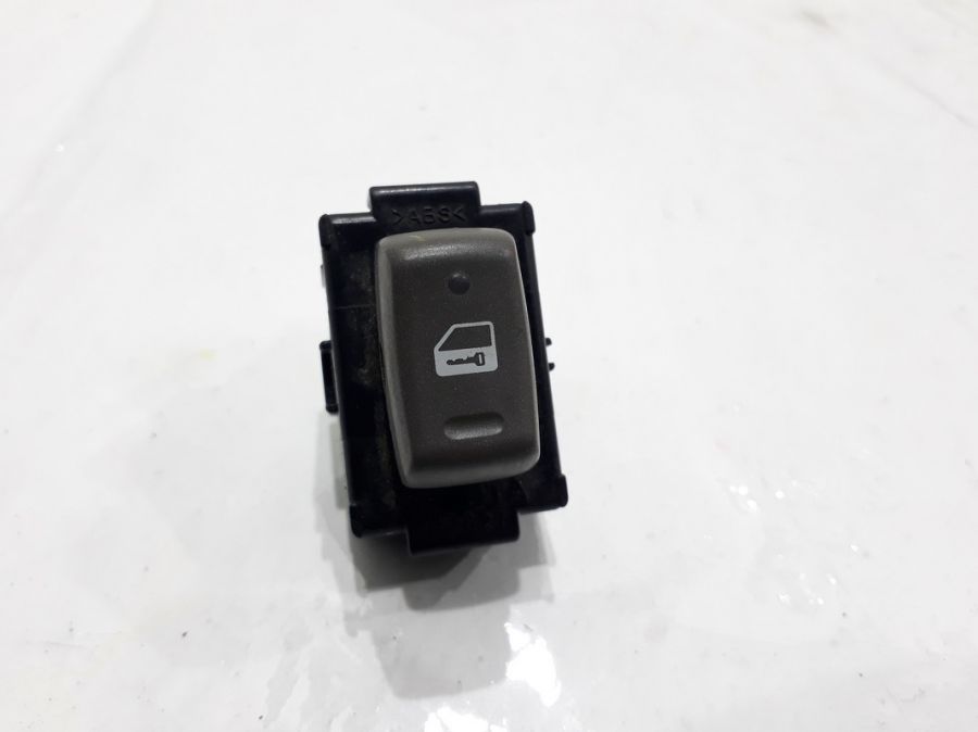 Кнопка центрального замка Lexus