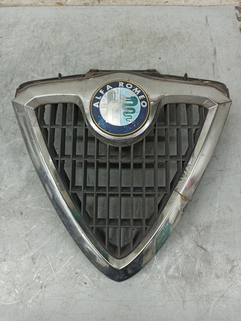 Решетка радиатора Alfa Romeo