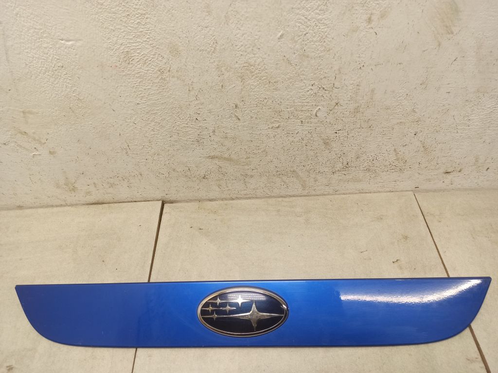 Накладка крышки багажника Subaru