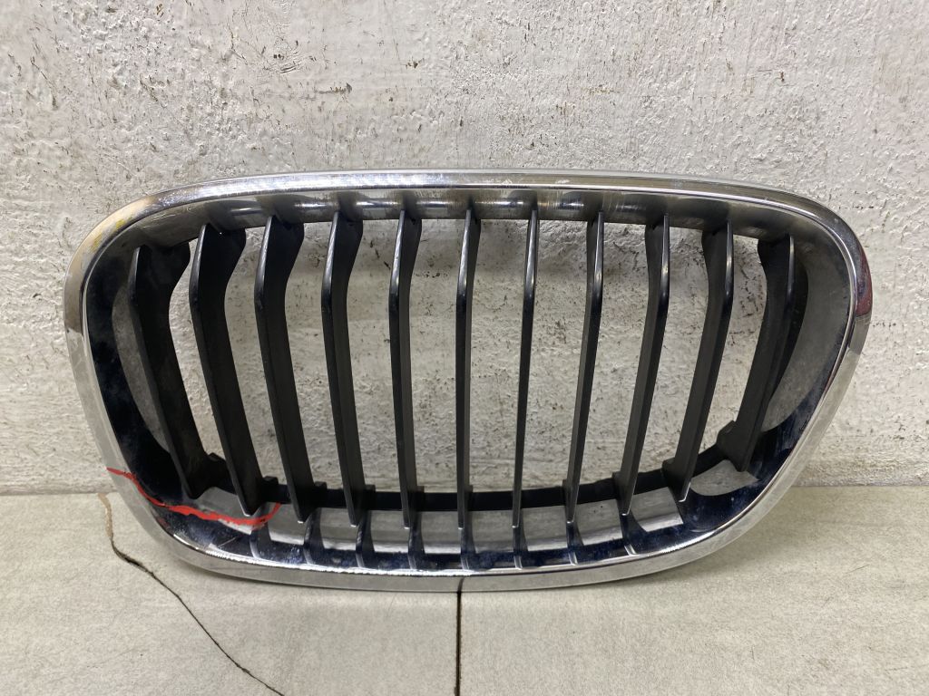 Накладка на решетку радиатора BMW