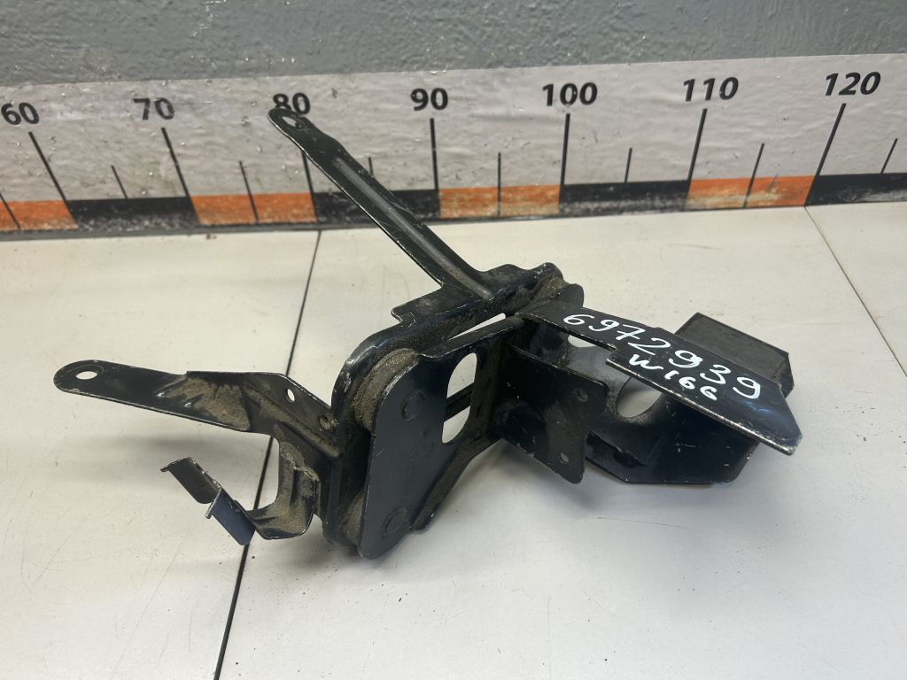 Кронштейн блока ABS Mercedes