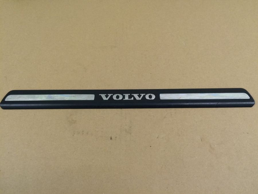 Накладка на порог внутренняя Volvo