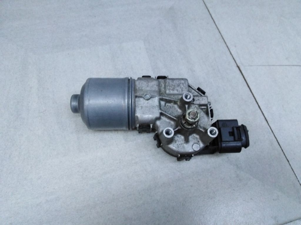 Моторчик стеклоочистителя передний Volkswagen