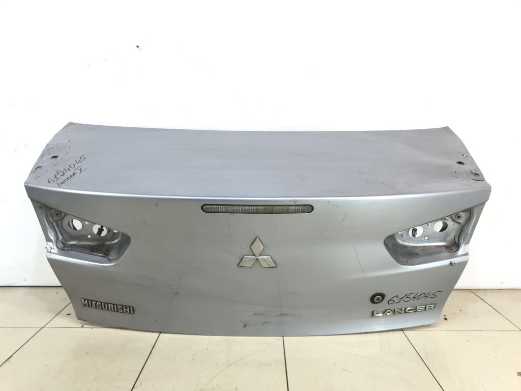 Крышка багажника Mitsubishi