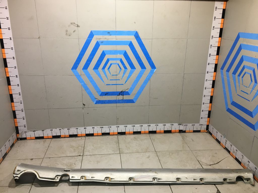 Накладка на левый порог 