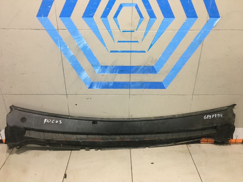 Водосток лобового стекла (жабо) 