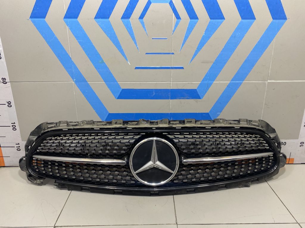 Решетка радиатора Mercedes