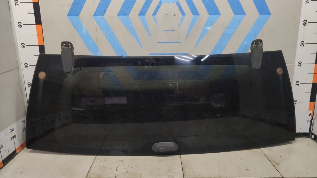 Стекло двери багажника Jeep