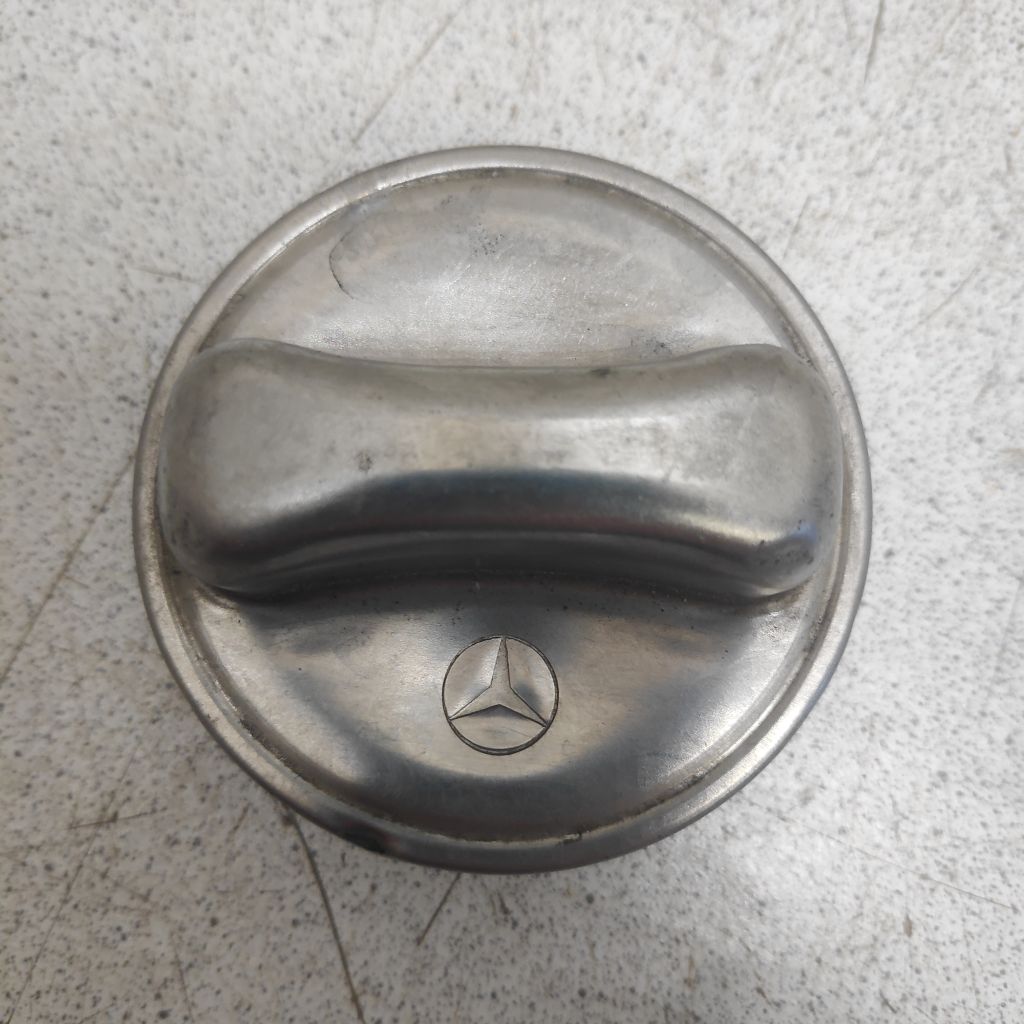 Крышка топливного бака Mercedes