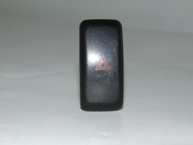 Кнопка аварийной сигнализации Mitsubishi