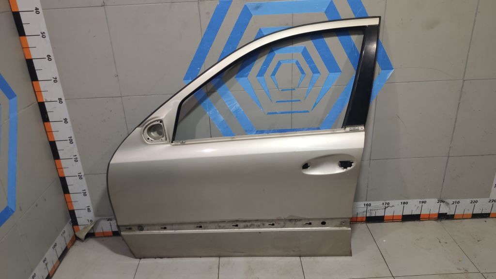 Дверь передняя левая Mercedes