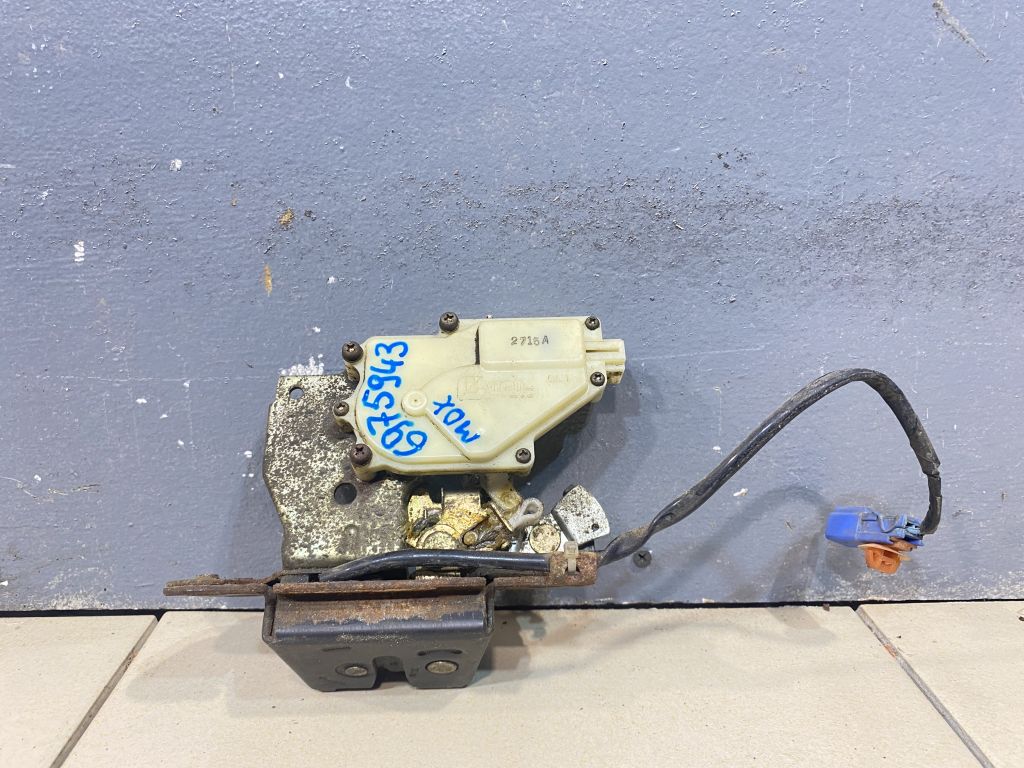 Замок двери багажника Honda