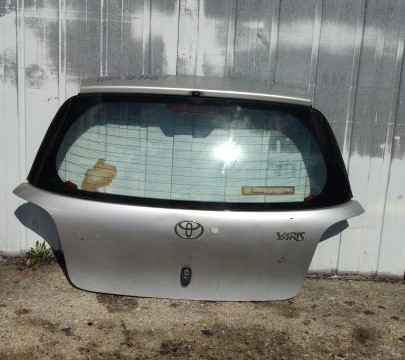 Дверь багажника Toyota